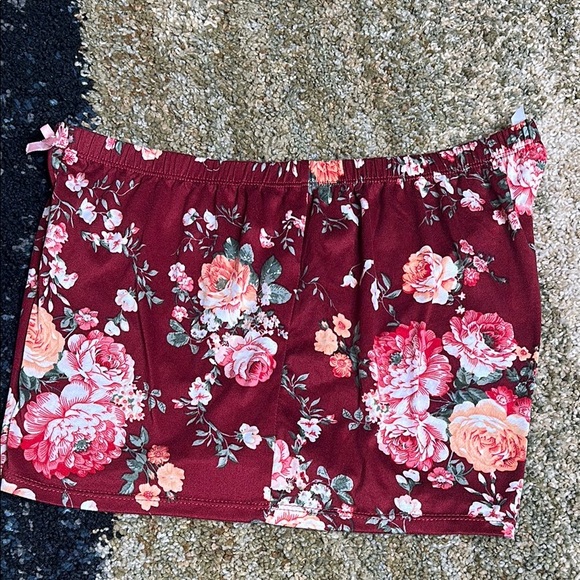 Flora by Flora Nikrooz Pajama Lounge Shorts Red w/Roses Pink & Orange Hues NWOT - Picture 6 of 8